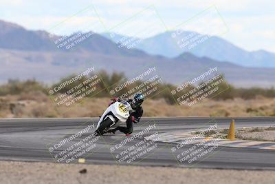 media/Nov-16-2025-Race Pace (Sun) [[8c5fa54630]]/Non Verified Riders (1st 20 Minutes)/5-Turn 15 (110pm)/